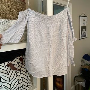 Rails off the shoulder top